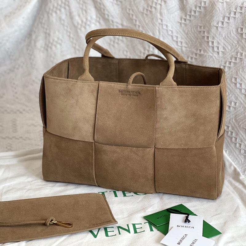 Bottega Veneta Handbags 609175 matte brown